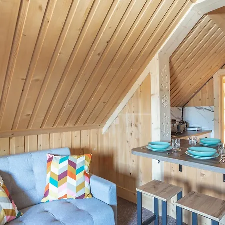 Kiry 9 - I Lejlighed