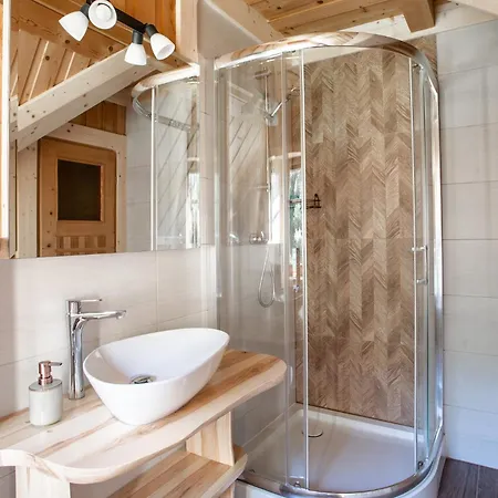 Kiry 9 - I Lejlighed